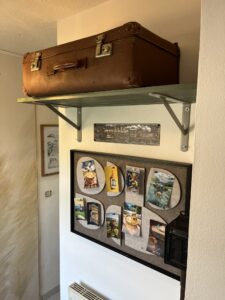 poser des valises dans une gare en Haute Saône